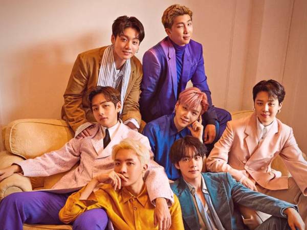 El anuncio de la gira mundial de BTS para 2026 y la revelación de la fecha de la preventa de boletos desataron una auténtica avalancha de memes en redes sociales. El ARMY, su fandom, fiel y creativo, transformó la emoción, la ansiedad e incluso el miedo a quedarse sin entradas en un fenómeno viral que refleja la intensidad de su pasión.