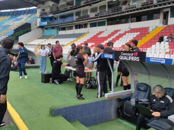 Liga Nacional da inicio a la instalación del FVS en el estadio Chelato Uclés de Tegucigalpa