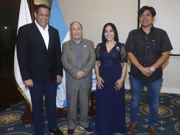 Menoti Maradiaga, Max Morales, María Luisa Fernández y Marlon Mejía