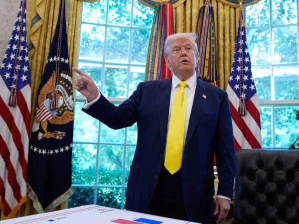 Nos han robado el negocio cinematográfico como si le quitaran un caramelo a un niño. Para resolver este problema de larga data, que parece no tener fin, voy a imponer un arancel del 100% a todas las películas hechas fuera de EE.UU., escribió Trump en su red Truth Social.