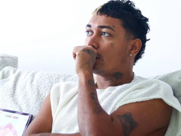 El tiktoker y creador de contenido, Supremo, continúa publicando indirectas luego de su separación con la presentadora hondureña, Milagro Flores.