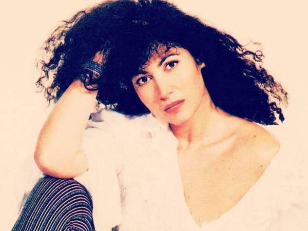 Amanda Miguel llegó a los 70 años convertida en una de las artistas más representativas de la música en español. Con una carrera que supera las cuatro décadas, la cantante ha logrado mantener vigencia gracias a una voz poderosa y a interpretaciones que han acompañado a millones de personas en distintas etapas de sus vidas.