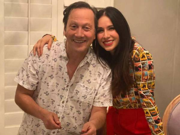 Rob Schneider y Patricia Azarcoya en una imagen de Instagram.