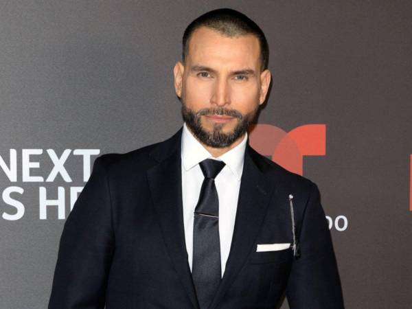 Esto es un homenaje a todos los fans que han estado desde la primera temporada hasta la décima (...) es para ellos y porque la pidieron, dijo Rafael Amaya.