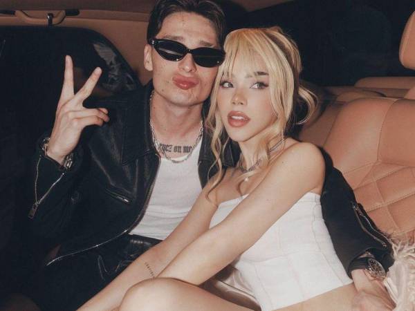 Peso Pluma y Kenia Os en una fotografía de archivo.