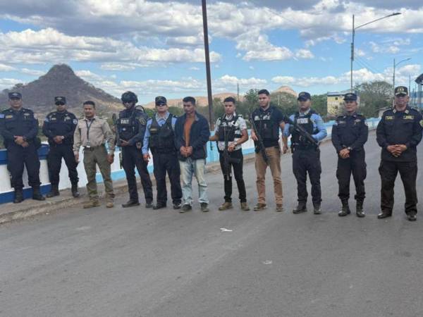 La Policía envió a Óscar Arnulfo Mendoza Miranda a El Salvador, donde enfrenta acusaciones.