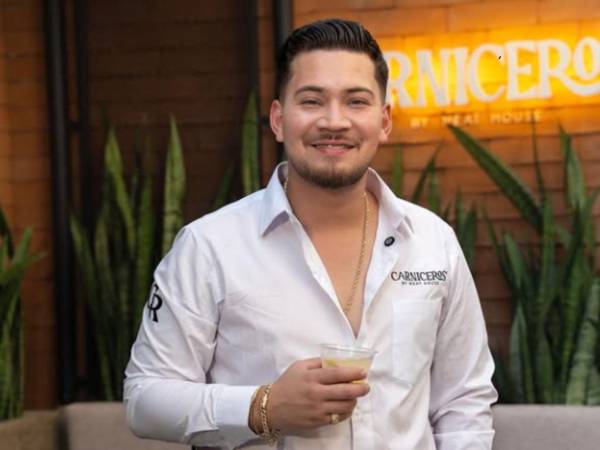 Martínez era muy conocido por su contenido comercial con la empresa Meat House en San Pedro Sula.