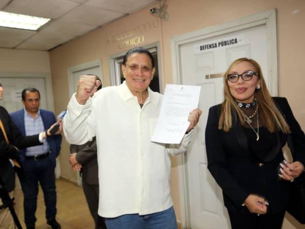 Esdras Amado López es acusado de maltrato familiar habitual y lesiones agravadas, en perjuicio de su expareja.