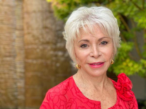 La escritora chilena Isabel Allende publica su segundo libro infantil, 'Perla y la pirata'.