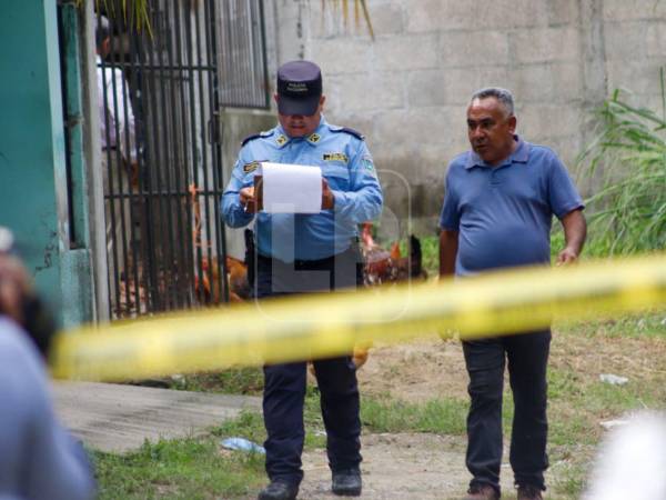 El cuerpo sin vida de un hombre fue encontrado este miércoles en un sector de San Pedro Sula. Según primeros informes policiales, se trata de una muerte violenta.