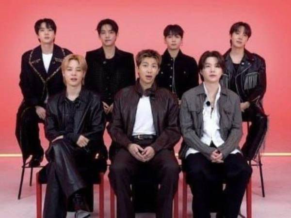 Esta es la primera foto OT7 de BTS durante el anuncio del nombre de su quinto disco de estudio “ARIRANG” en Apple Music.