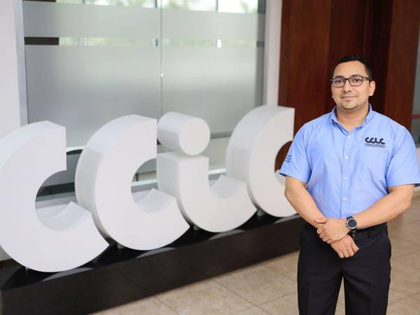 Luis Orellana, jefe de Tecnología de la CCIC, destacó el impacto positivo que tuvo en la institución la implementación de SD-LAN de Tigo Business.