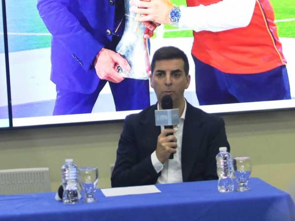 Francis Hernández, presentado como nuevo director deportivo de la Selección de Honduras.