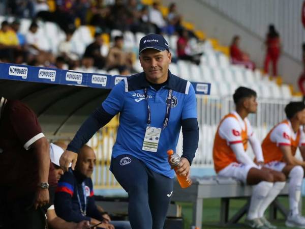 Javier López se mostró indignado por el relajo que hicieron las barras de Motagua y Olimpia previo al Clásico.