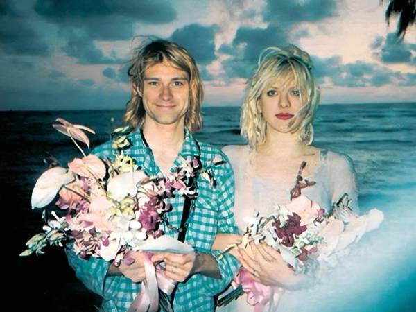 Más de tres décadas después de la muerte de Kurt Cobain, el caso continúa generando debate y dividiendo opiniones. El líder de Nirvana fue hallado sin vida el 5 de abril de 1994 en su casa de Seattle, con una herida de escopeta en la cabeza y una nota manuscrita que llevó a las autoridades a concluir oficialmente que se trató de un suicidio.