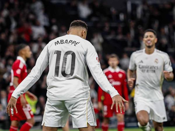 Kylian Mbappé, celebrando su gol a lo Cristiano Ronaldo en el triunfo del Real Madrid contra el Sevilla.
