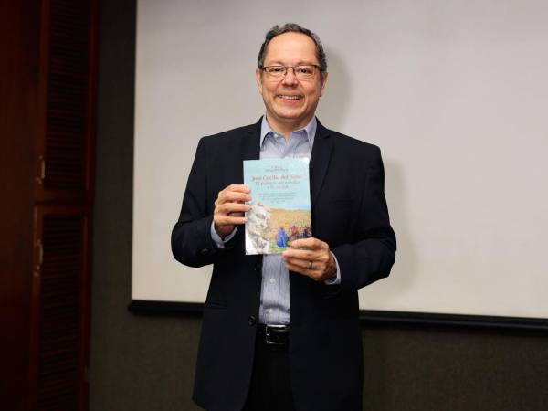Rafael Delgado Elvir es catedrático de Economía Internacional y Macroeconomía en UNITEC, San Pedro Sula.