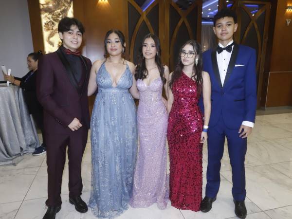 Marvin Fajardo, Natalia Gómez, Emily Montoya, Alejandra Romero y Marcelo Reyes