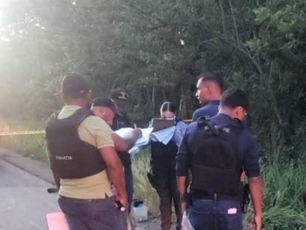 Agentes de la Policía Nacional se desplazaron hasta el sitio durante la madrugada para realizar las diligencias correspondientes.