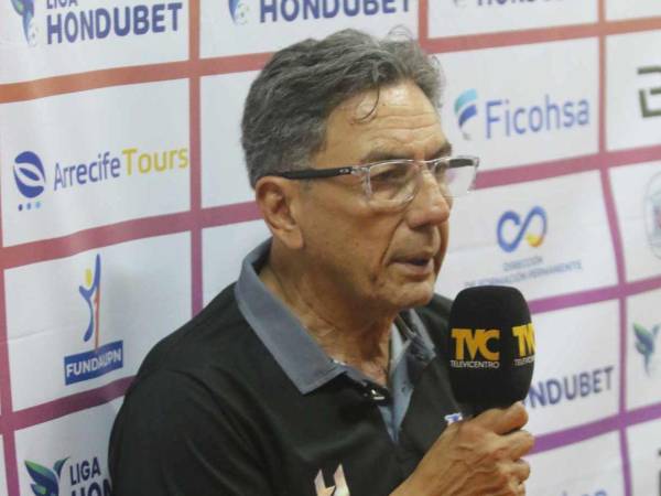 El técnico de Lobos UPNFM, Salomón Nazar, ofreció una conferencia de prensa.