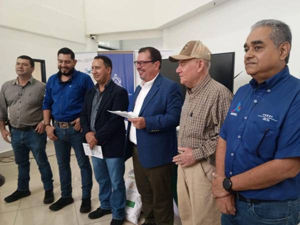Asimismo, se abordarán temas de producción animal reúne trabajos sobre bovinos, porcinos caprinos, ovinos, piscicultura, apicultura, pastos, forrajes y lácteos.