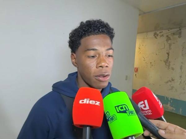 Dereck Moncada dando declaraciones luego del partido ante el Real España.