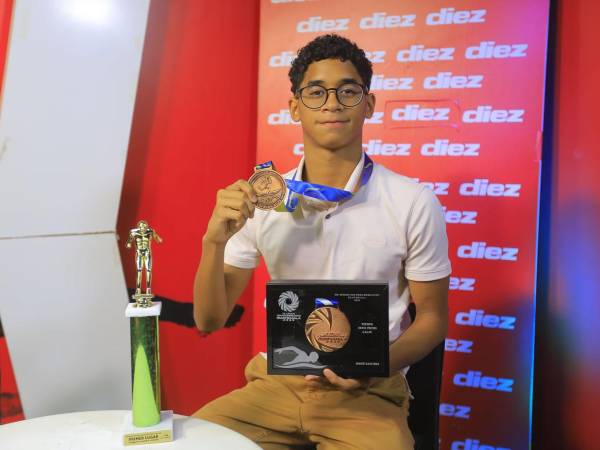Josué Sánchez, el joven que se llenó de récords en el Campeonato de Piscina Corta 2025.