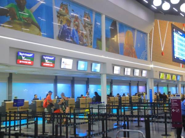 En Honduras se activaron los puntos de contingencia en los puntos de entrada marítimos, aéreos y terrestres para la prevención.