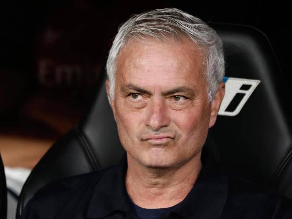 Mourinho durante el triunfo del Real Madrid sobre Rayo Vallecano en la Liga Española.