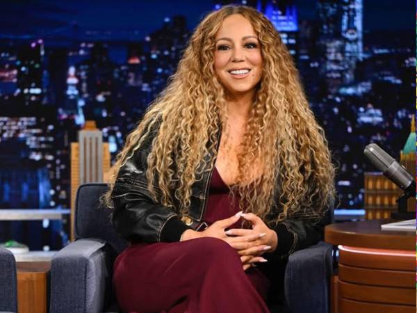 <b>Mariah Carey</b> vuelve al centro de la escena musical con el lanzamiento de <i><b>Here For It All</b></i>, su primer disco de estudio en siete años. Para la cantante, este nuevo álbum es mucho más que un regreso; simboliza una etapa de reinvención y confianza en su proceso creativo.