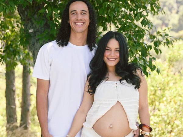 Vanessa disfruta de su segundo embarazo con Cole Tucker.