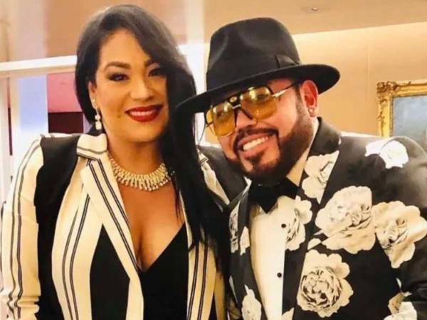 Ayer A.B. Quintanilla confirmó en redes sociales la existencia de una demanda contra su hermana Suzette, aunque no ofreció detalles ni documentos que la respalden.