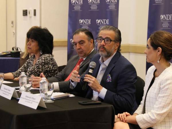Una misión de Estudio y Acompañamiento Pre electoral del Instituto Nacional Demócrata (NDI, siglas en inglés) llegó el 4 de agosto a Honduras.