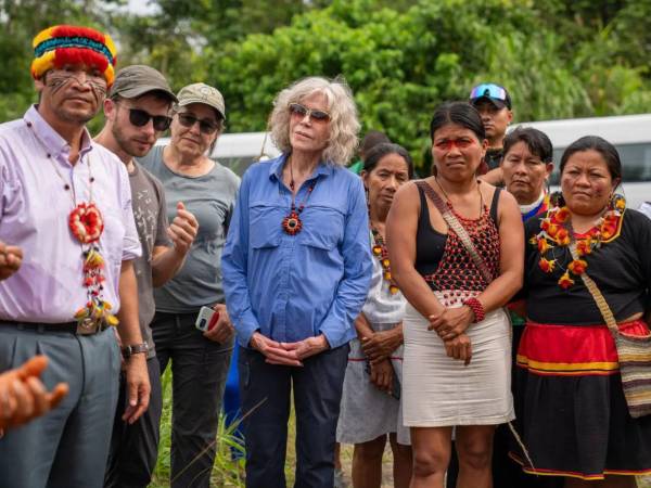 “La Amazonia no está en venta, ni para las petroleras, ni para los mineros, ni para los madereros. Su valor va más allá del dinero..., manifestó Fonda, en el lanzamiento de la campaña.