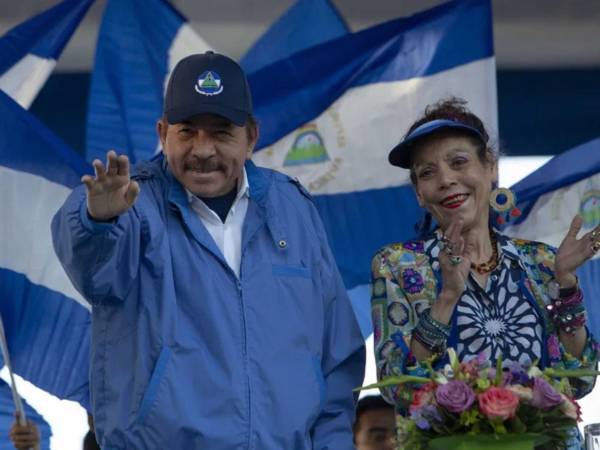 Fotografía de archivo del presidente de Nicaragua, Daniel Ortega, junto a la copresidenta, Rosario Murillo.