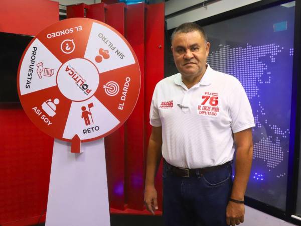 El doctor Carlos Umaña, médico de destacada trayectoria en la salud pública hondureña y actual candidato a diputado, participa en el programa Hablemos de Política.