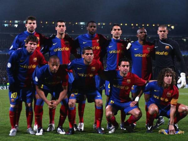 Una leyenda del FC Barcelona enfrenta graves acusaciones fuera de las canchas.