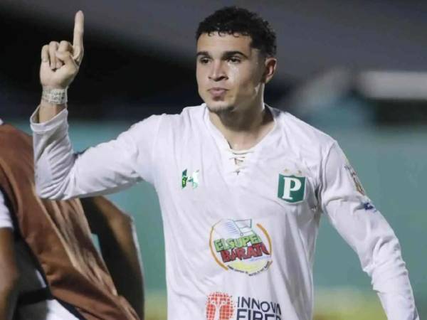 Erick Puerto celebrando uno de sus goles con el Platense en el Torneo Apertura 2025 de Liga Nacional.
