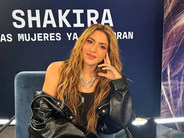 Con once canciones escritas por la propia artista, 'Pies descalzos' ofreció un sonido fresco y letras profundas que mostraron a una Shakira compositora, poeta e intérprete, recordó hoy la casa disquera Sony Music en un comunicado.