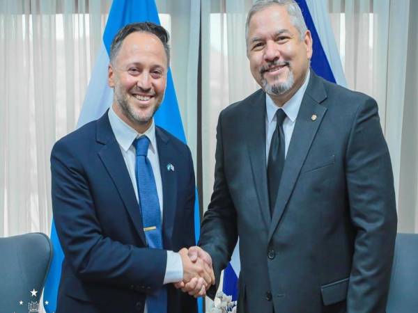 Imagen de archivo. Nadav Goren y Eduardo Enrique Reina.