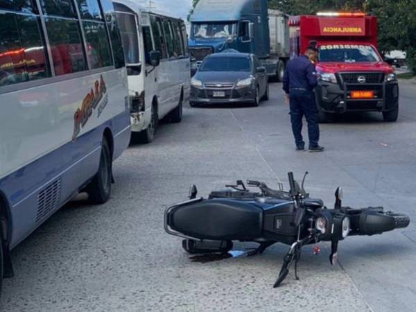 Video del accidente en que el murió mujer en Choloma; moto se le metió a camión