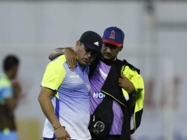 Reynaldo Tilguath salió molesto por el pobre nivel mostrado por Olancho FC en el estadio Morazán.