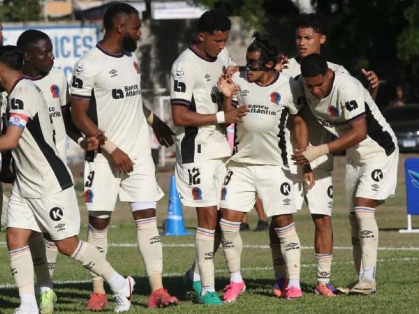 Estrella Roja y Olimpia se enfrentaron esta tarde en el Estadio Marcelo Tinoco.