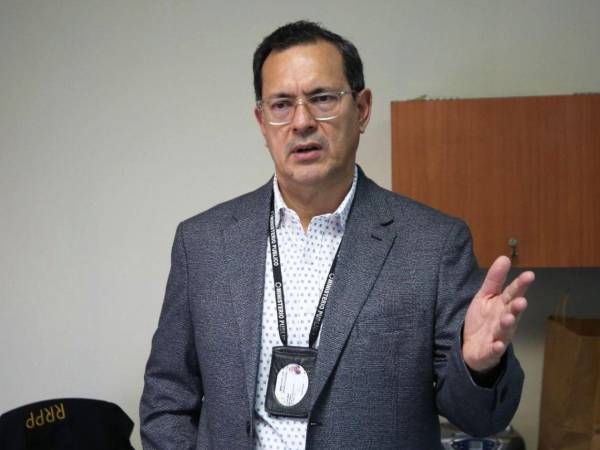 El portavoz del Ministerio Público, Yuri Mora, aseguró que la institución continúa operando con normalidad y que la ciudadanía puede acceder a sus servicios.