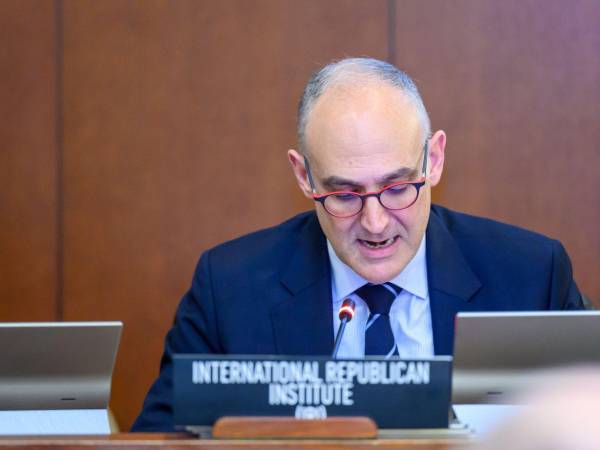 Antonio Garrastazu, del Instituto Internacional Republicano.