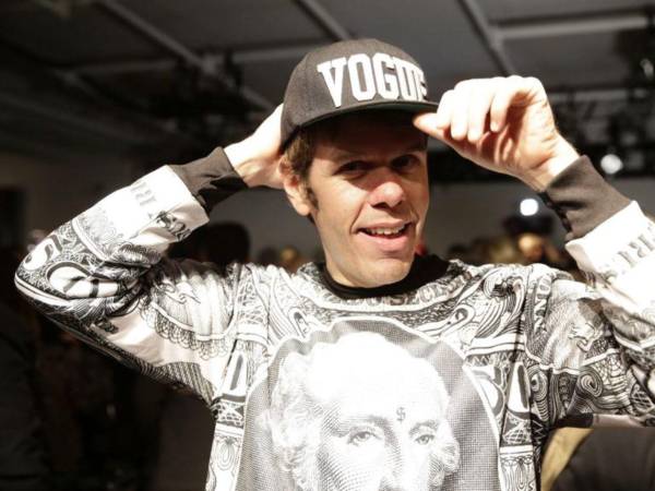 Las autoridades confirmaron que Perez Hilton fue trasladado de forma segura a un hospital local, donde recibe atención médica.