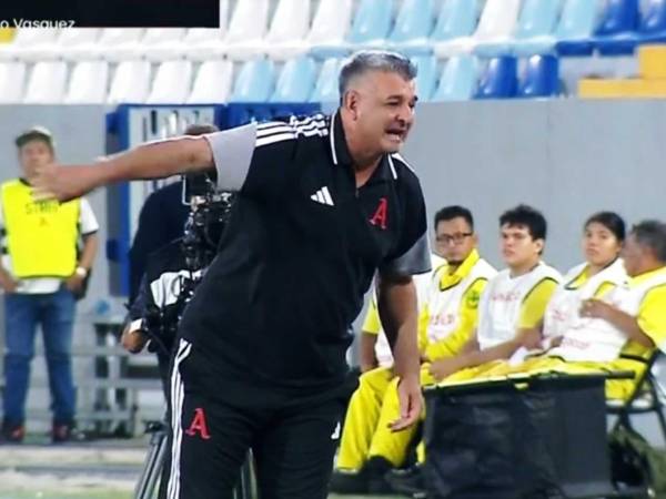 Diego Vázquez sufrió su primer fracaso como entrenador del Alianza de El Salvador.