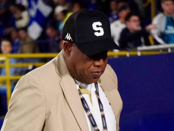La desilusión de Hernán Medford fue evidente tras la eliminación de su Saprissa.