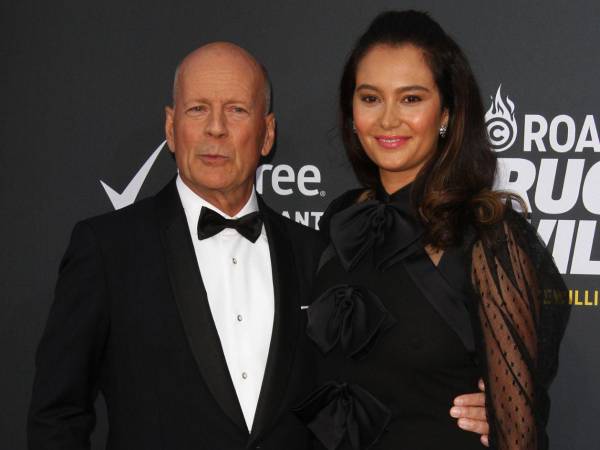 Bruce y Emma se casaron en 2009 y tienen dos hijas en común.