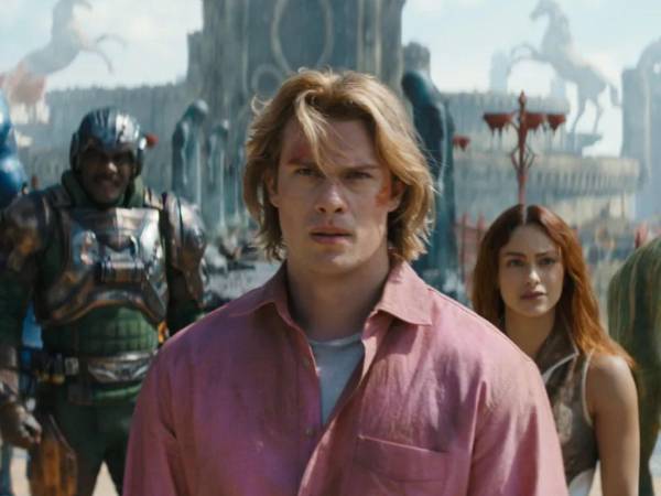 La llegada de una nueva versión cinematográfica de He-Man y los Amos del Universo representa mucho más que el regreso de una de las franquicias más populares de los años ochenta. La producción dirigida por Travis Knight apuesta por rescatar los elementos que convirtieron al héroe de Eternia en un fenómeno cultural, al tiempo que busca conectar con una audiencia contemporánea.